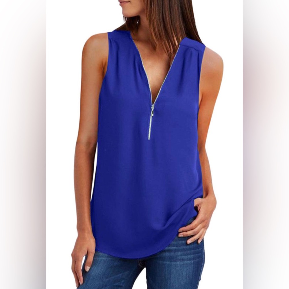 ZIP Neckline Sleeveless Top - Picture 2 of 4